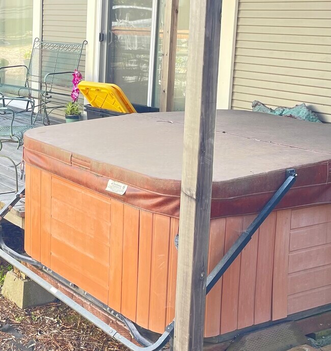 Building Photo - 9006 Soquel Dr