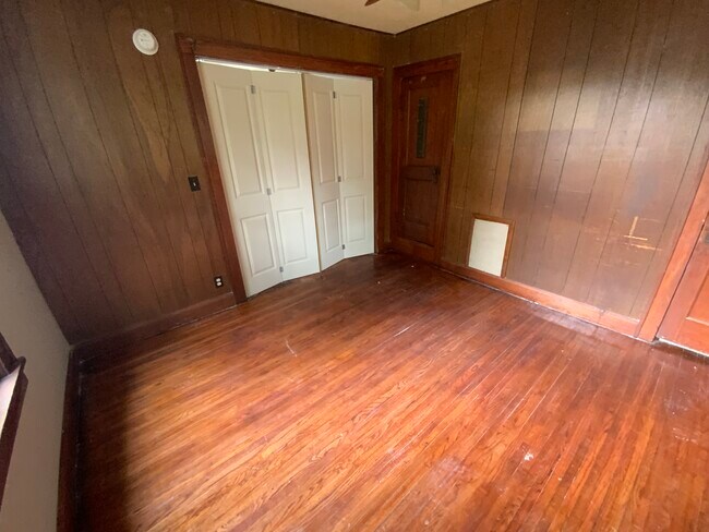 Building Photo - 230 S Virginia Ave