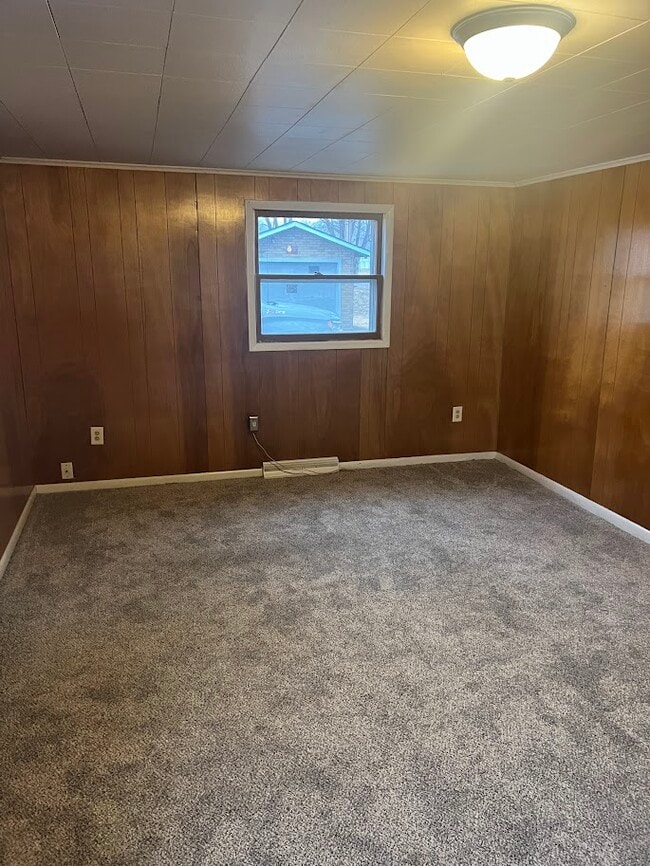 Building Photo - 1536 N Viking Dr