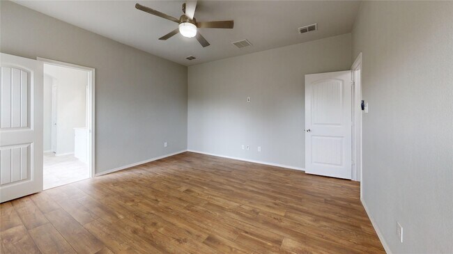 Building Photo - 3101 Buckthorn St