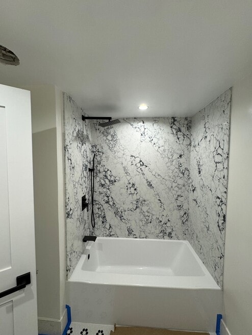 Building Photo - 6832 Loyola Dr