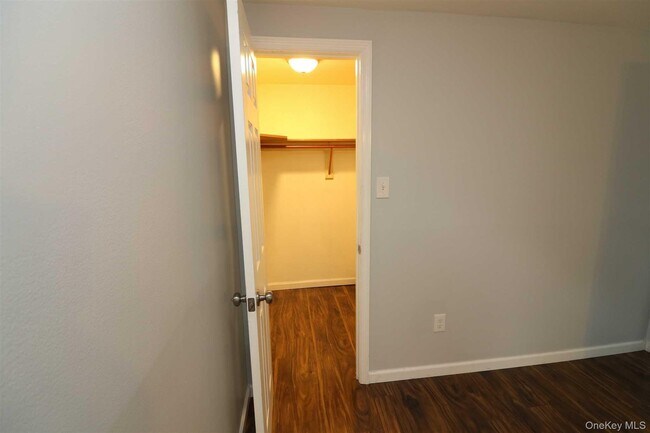 Building Photo - 313 Hudson Ave