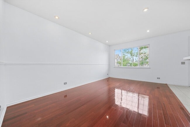 Building Photo - 303 Sype Dr