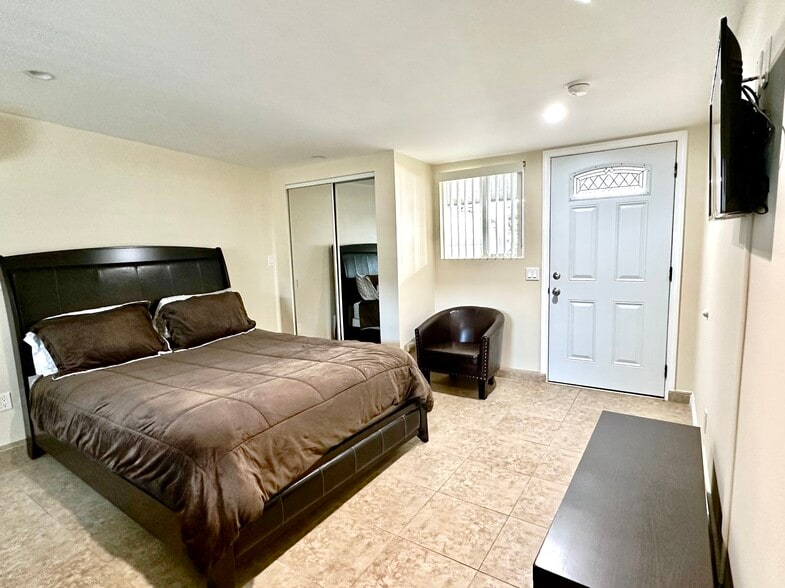 Building Photo - 20425 Aetna St