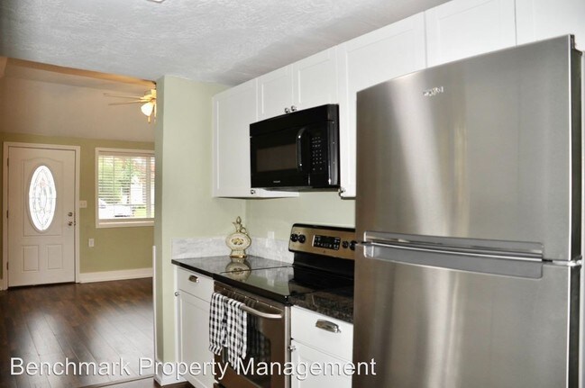 Building Photo - 3 br, 2 bath House - 1310 N. B Street