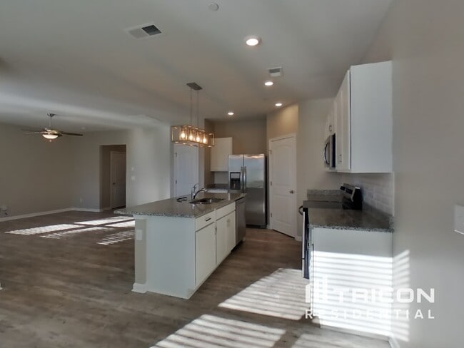 Building Photo - 149 Victory Cir