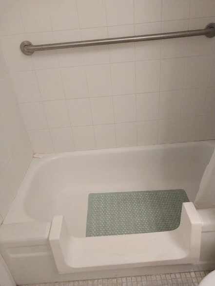 Building Photo - 361 Windsor N