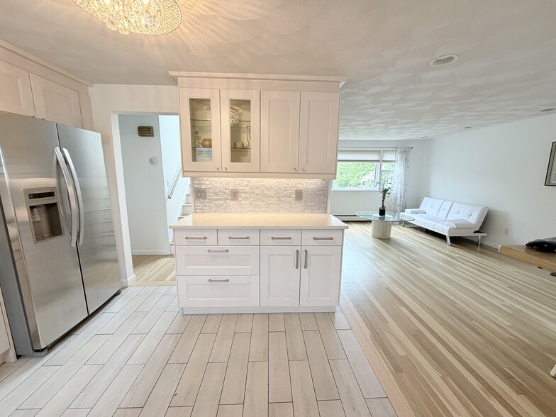 kitchen - 74 Grover St