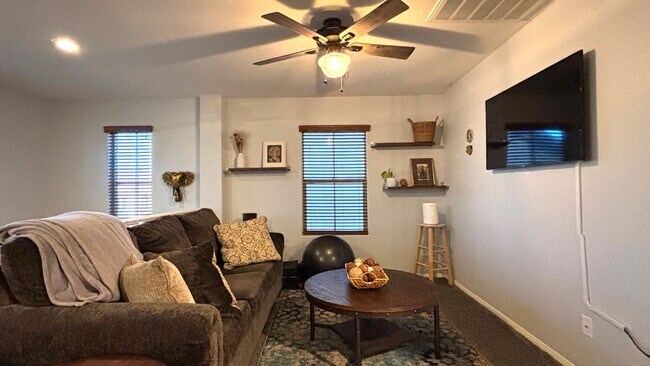 Building Photo - Excellent home in Providence Las Vegas. 3 Bedrooms and cute backyard! Must see!