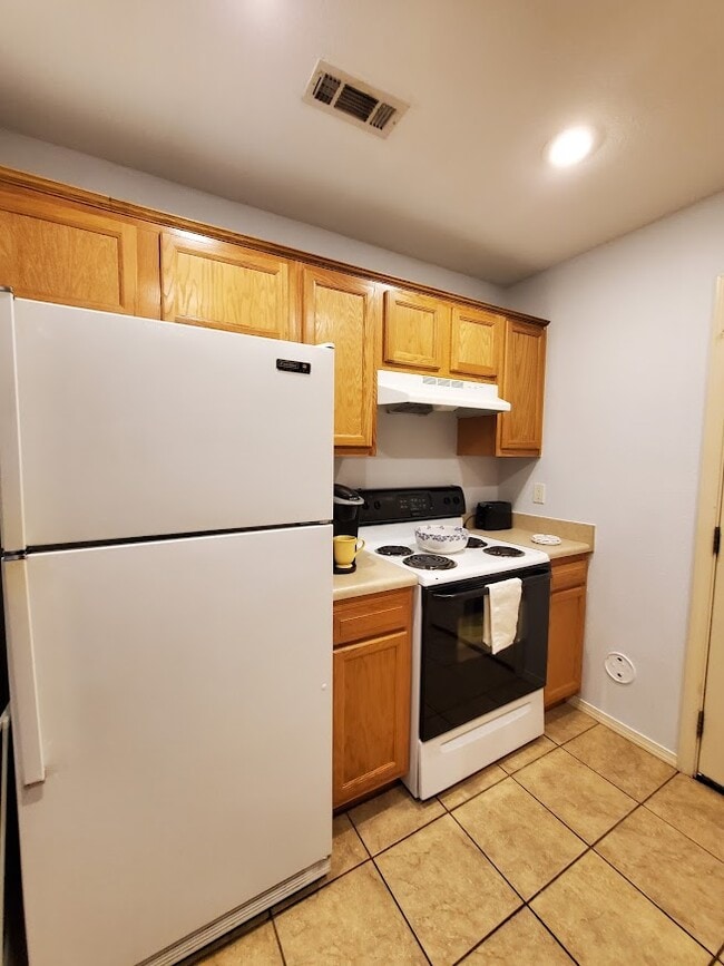 Building Photo - 4102 SW Chapelstone Ave