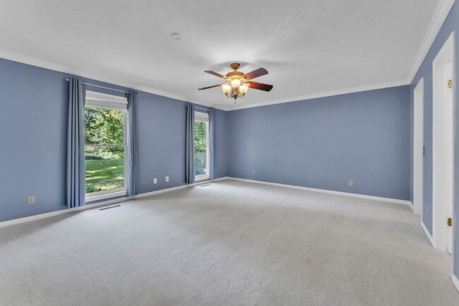 Building Photo - Spacious 4-Bed, 4-Bath Rental Home with Lake Views in Belle Terre Acres! ($2,225/mo rent***)