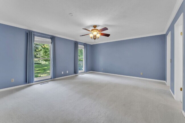 Building Photo - Spacious 4BR, 4BA Home with Lake Views in Belle Terre Acres $2,225/mo rent***