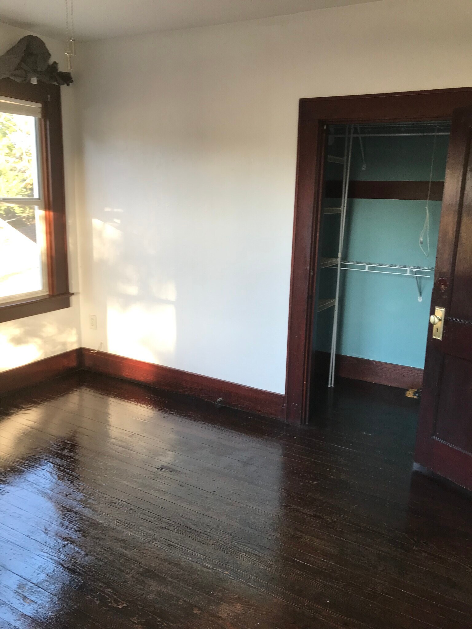 Building Photo - 994 Druid Rd E