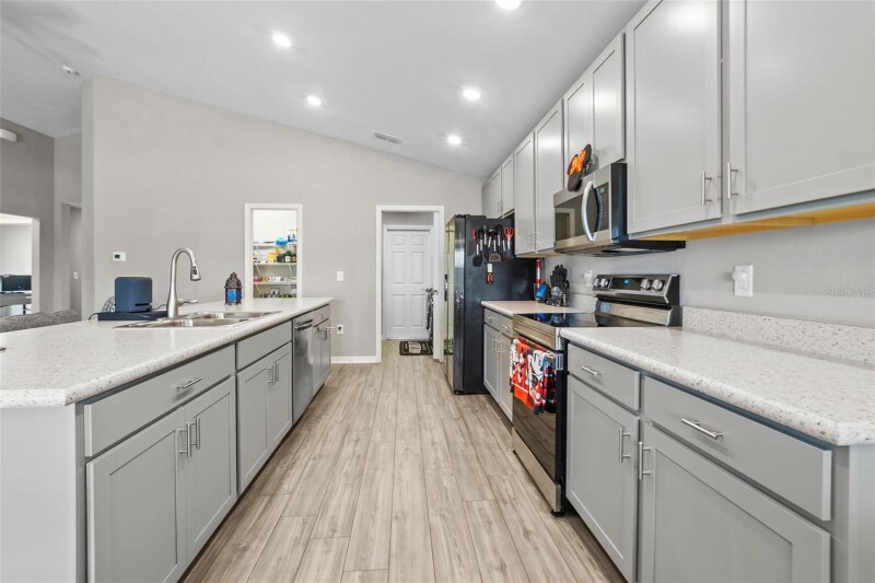 Building Photo - 529 Vittorio Dr
