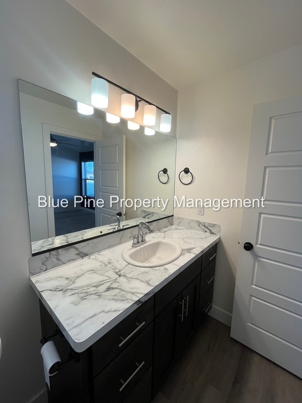 Building Photo - 3534 Apolena Ave