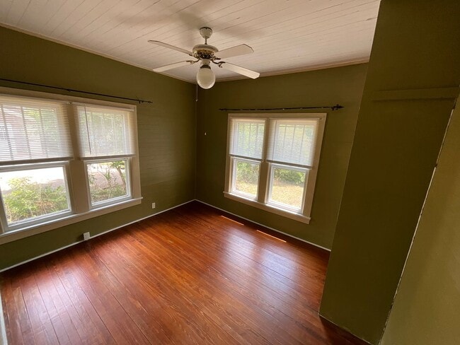 Building Photo - 3/1 Hilltop Cottage with Fruit Trees in the Heart of Chattahoochee