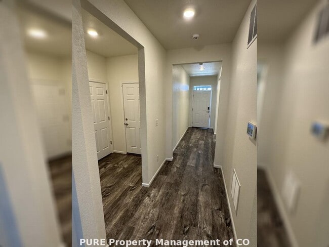 Building Photo - Charming home near DIA!