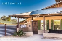 Building Photo - Modern 3 Bed 3 Bath - Less than 1 Mile to ...