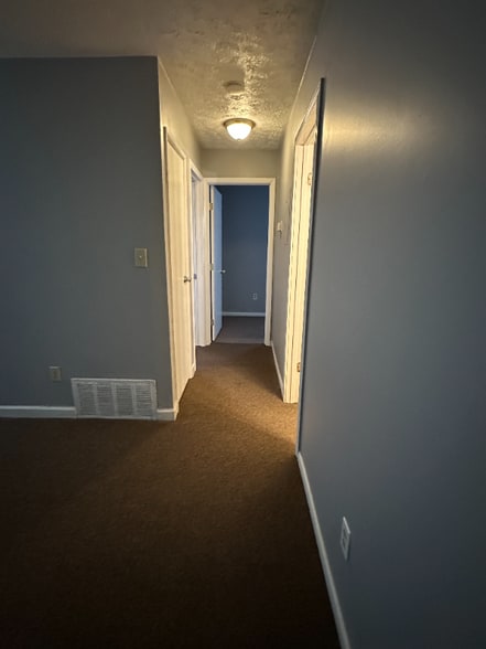 Building Photo - 1392 Summit St