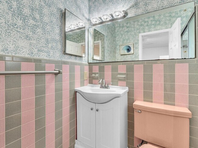 Building Photo - 2193 NE 172nd St