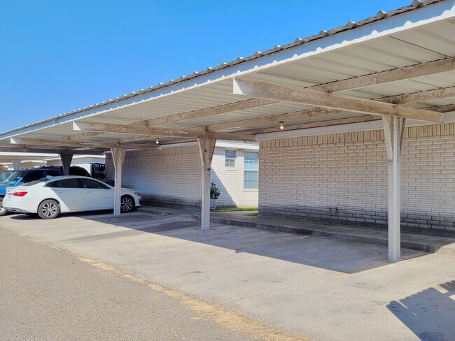 Building Photo - 2502 Cervantes Ave