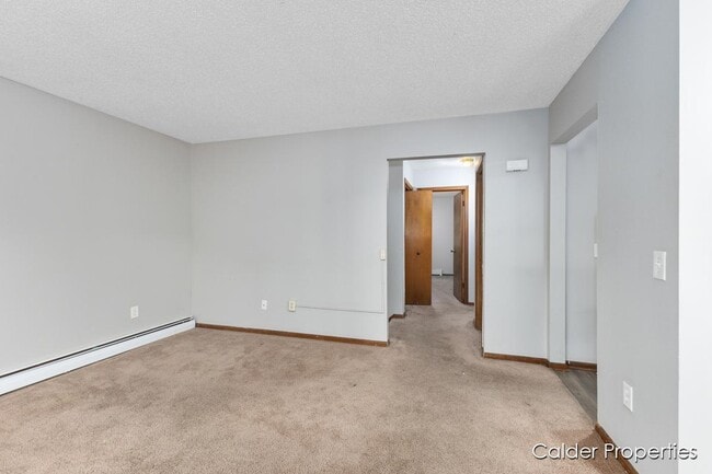 Building Photo - 2940 Vineland Ave SE