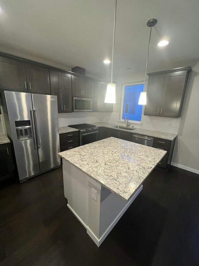 Building Photo - 14627 36th Ct NE