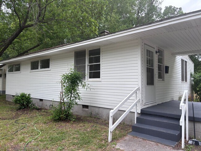 Building Photo - 2317 Briarfield Rd