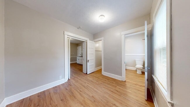 Building Photo - 4420 Bush Ave