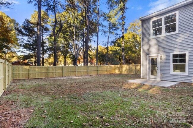 Building Photo - 990 Shearer Rd