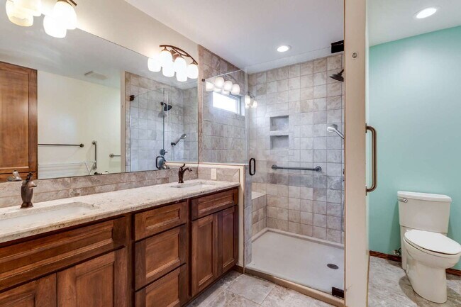 Building Photo - "Spacious 4-Bedroom Retreat with 3 Full Baths in Prime Wichita Location – 2,812 Sq. Ft.!"  Hurry!...