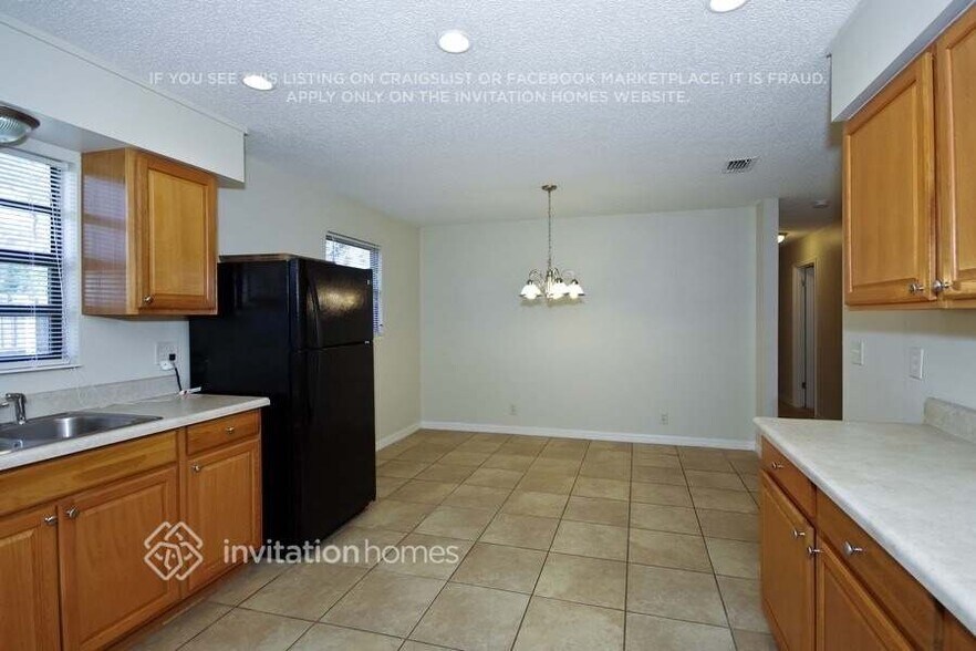 Building Photo - 192 Groveland Farms Rd