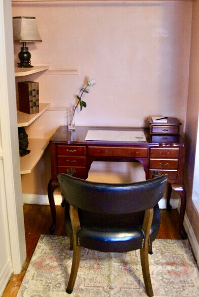 Desk - 1818 Hi Point St