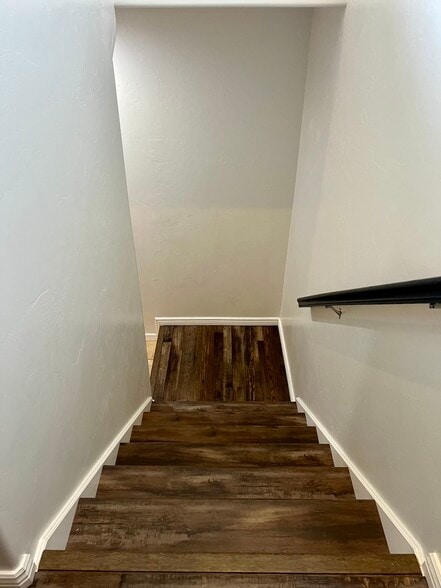 Building Photo - 1562 W 10 S