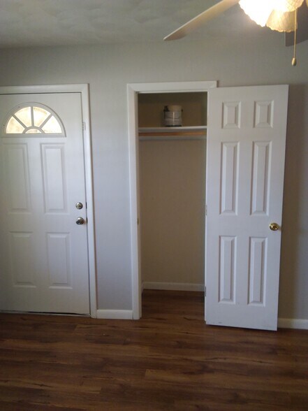 Building Photo - 5172 Taylor Ave