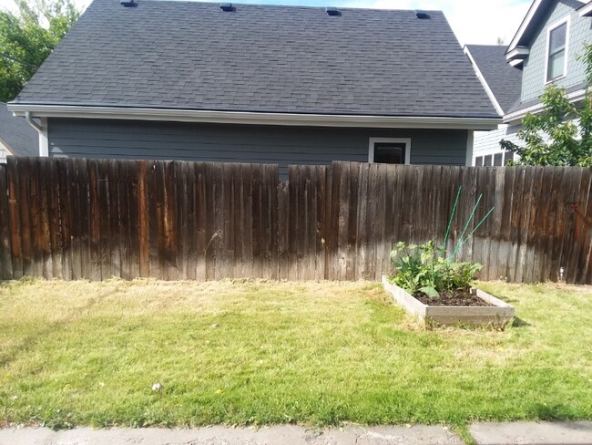 Building Photo - 1409 N 7th St