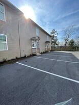 Building Photo - 640 Evans Rd