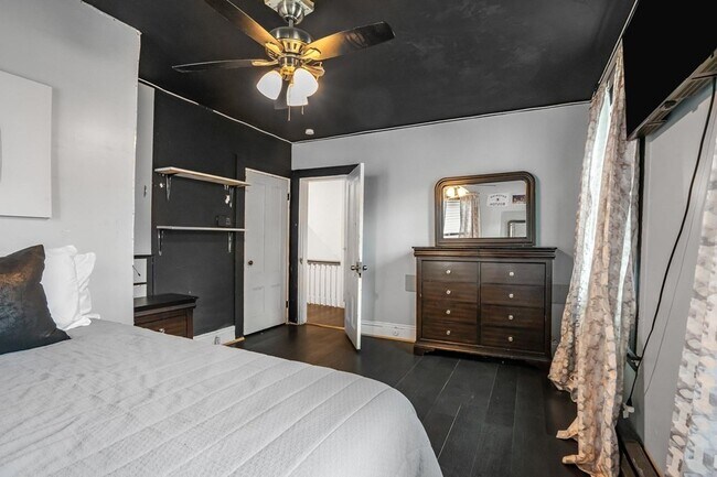 Building Photo - 5 Gordon Pl