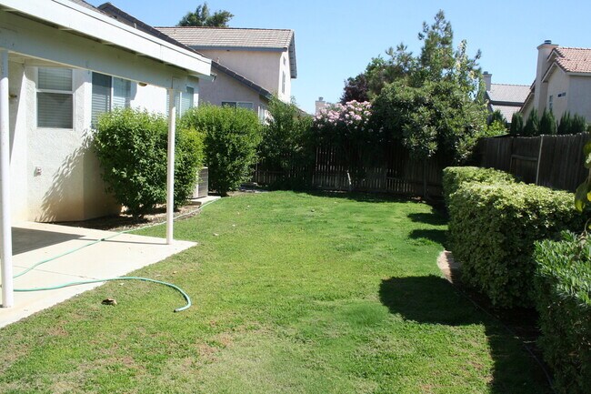 Building Photo - 8617 Beaver Dr