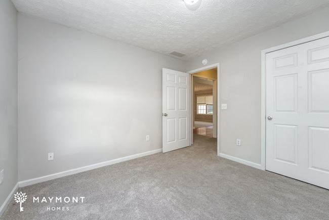 Building Photo - 49 Windcrest Dr