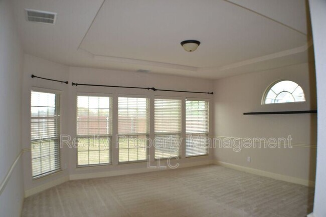 Building Photo - 6428 Abbotsford Dr