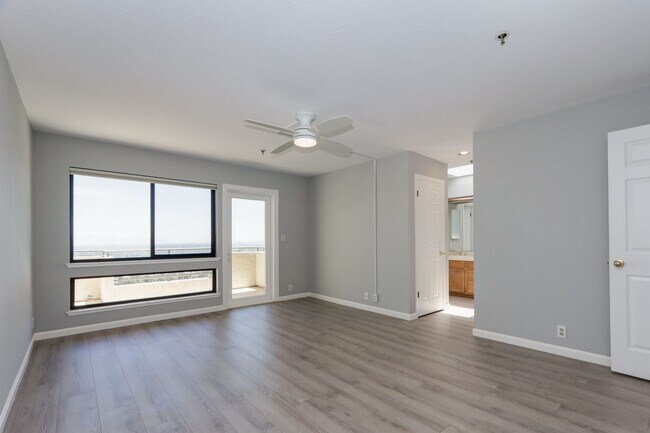 Building Photo - 432 Portofino Dr