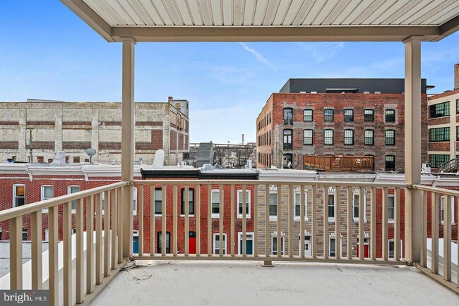 Building Photo - 1723 Clarkson St