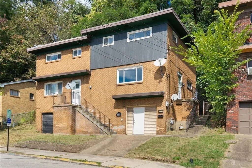 Building Photo - 2703 Woodstock Ave