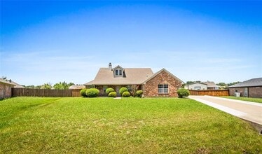 Building Photo - 141 Shumard Dr