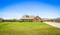 Building Photo - 141 Shumard Dr