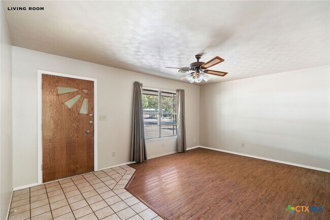 Building Photo - 1236 Rivercrest Dr