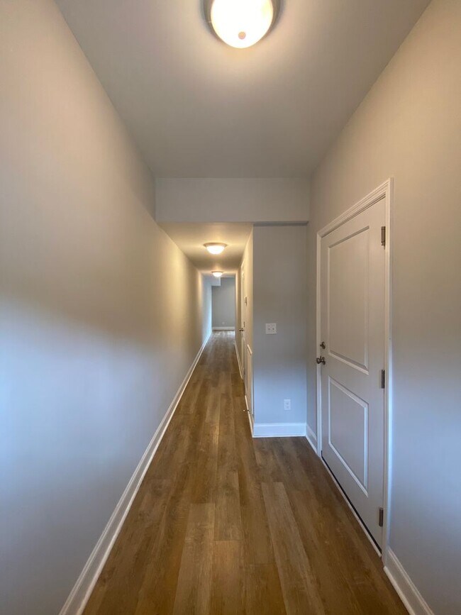 Building Photo - 4 BR, 2 BA, 2 Car Garage | Close to Chattanooga, Volkswagen, FedEx, & Amazon
