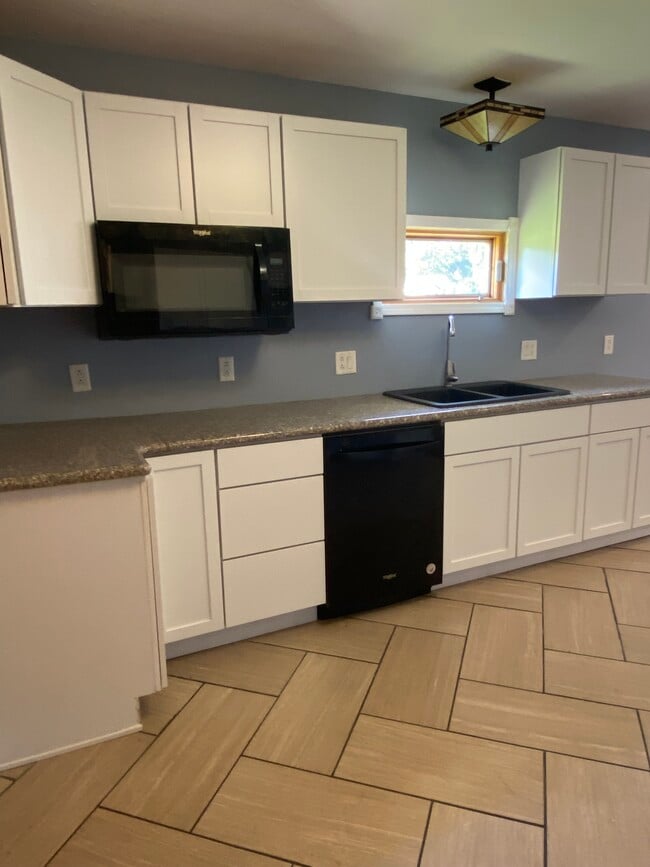 Building Photo - 1198 W. Social Row Rd.