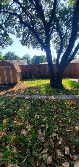 Building Photo - 513 Bedford Dr